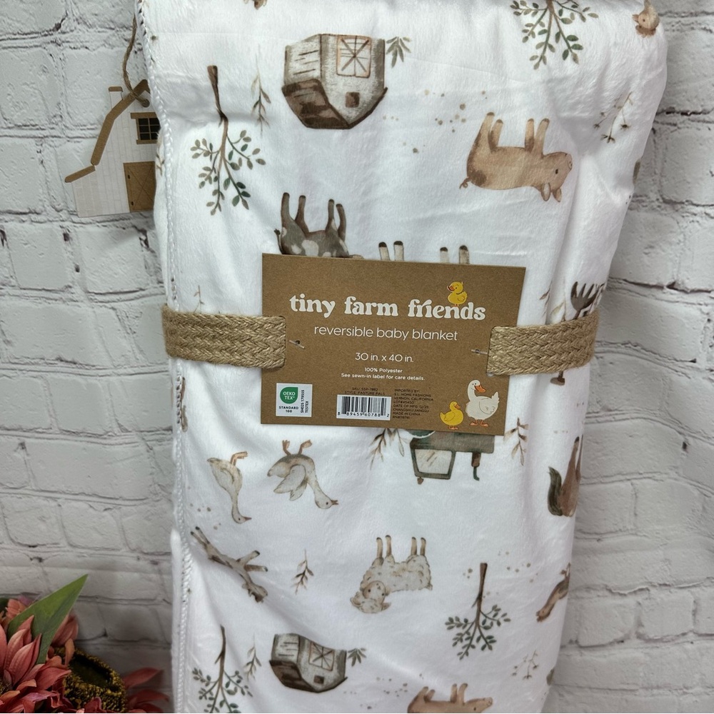 NWT tiny farm friends Reversible Baby Blanket barnyard animals tractor neutral - Picture 6 of 6
